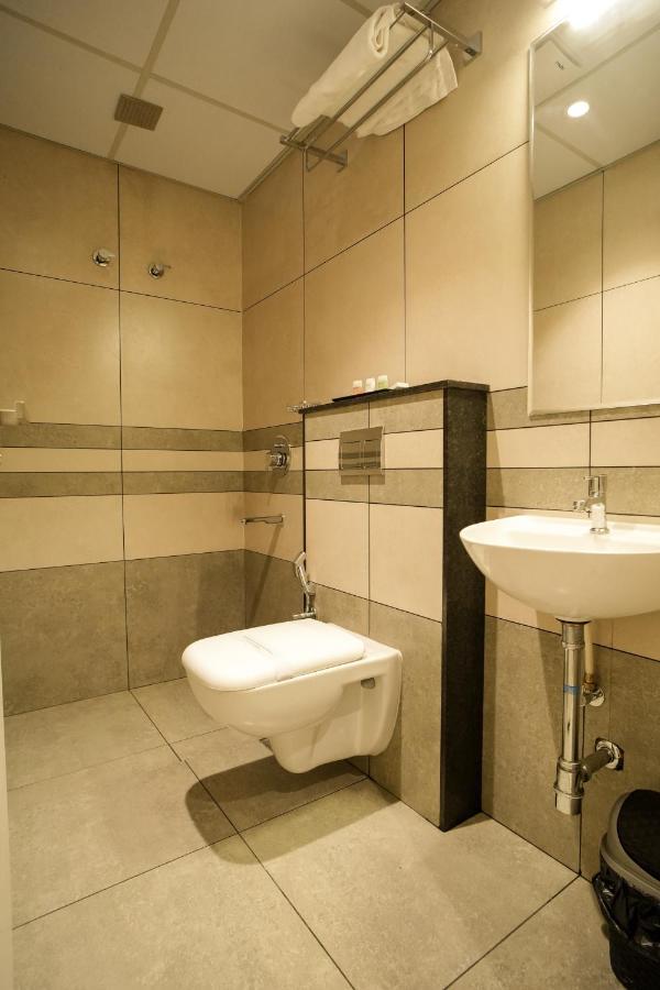 Hotel Sulu Residency Kochi Exterior foto